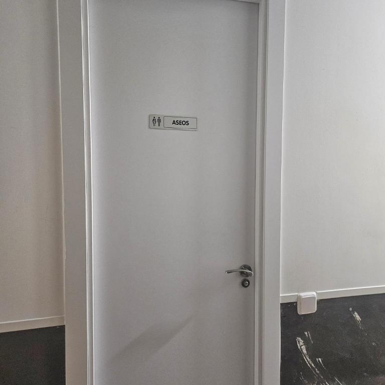Hostal Abel Victoriano - Budget Single Room with Shared Bathroom - 9