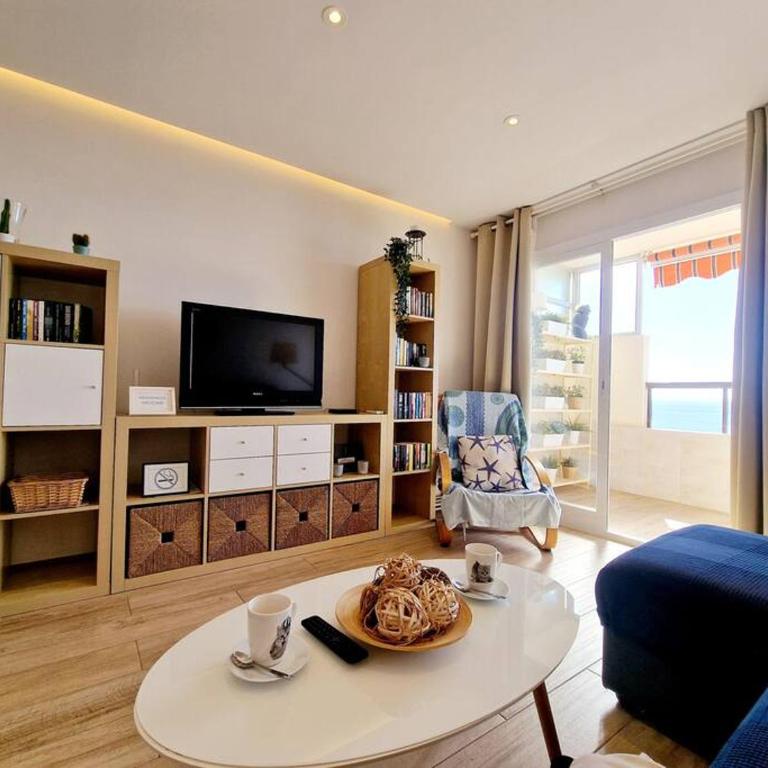 Beachfront Dream: Prime Location with Sea Views - Apartamento de 2 dormitorios - 47