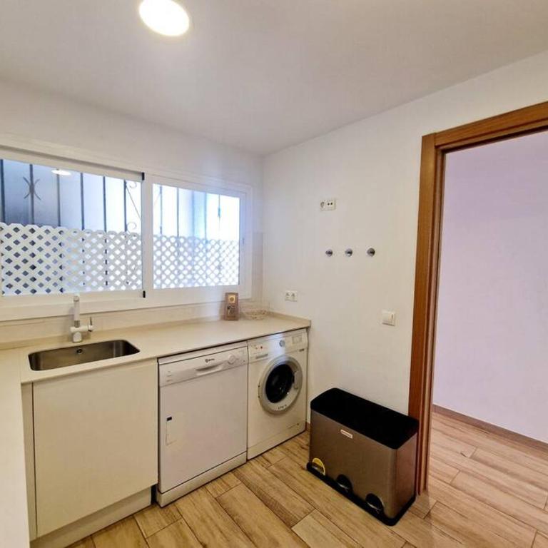 Beachfront Dream: Prime Location with Sea Views - Apartamento de 2 dormitorios - 44