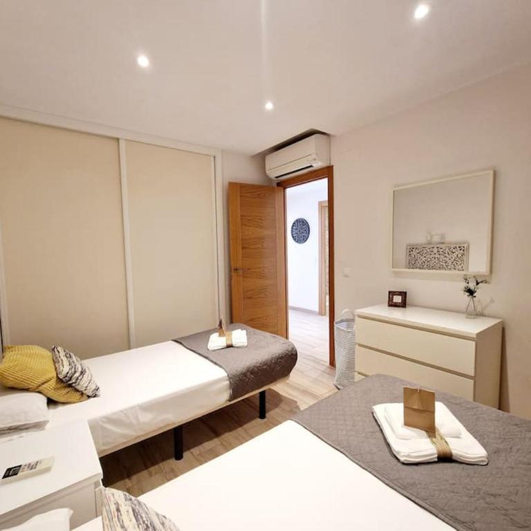 Beachfront Dream: Prime Location with Sea Views - Apartamento de 2 dormitorios - 10