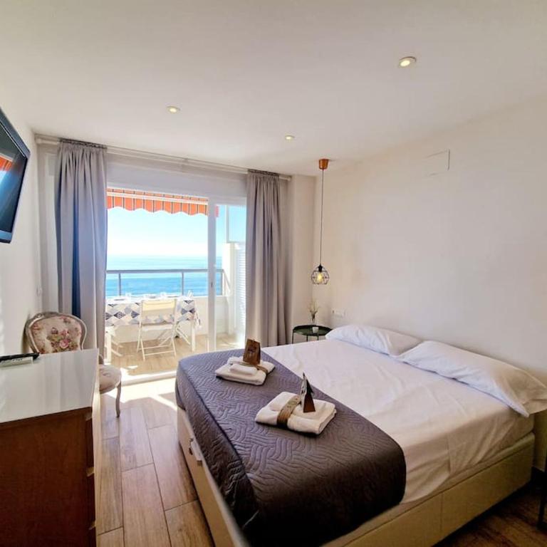 Beachfront Dream: Prime Location with Sea Views - Apartamento de 2 dormitorios - 8
