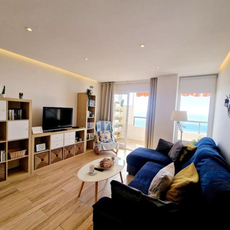 Beachfront Dream: Prime Location with Sea Views - Apartamento de 2 dormitorios - 37