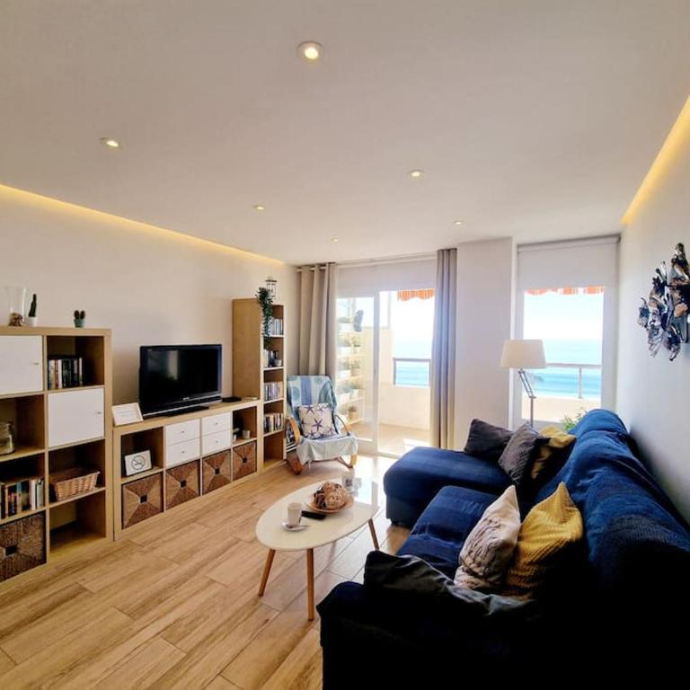 Beachfront Dream: Prime Location with Sea Views - Apartamento de 2 dormitorios - 30