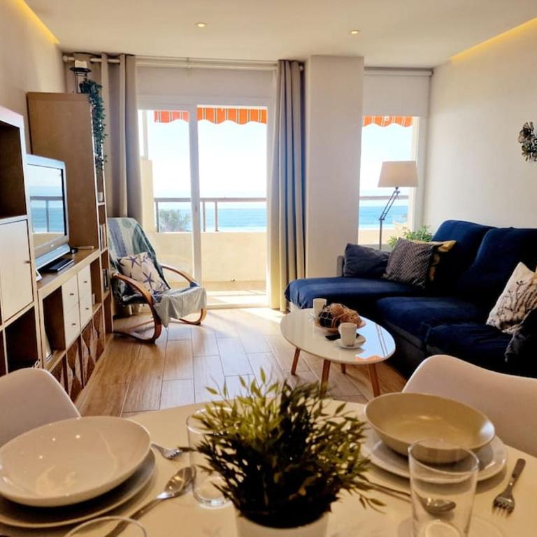 Beachfront Dream: Prime Location with Sea Views - Apartamento de 2 dormitorios - 28