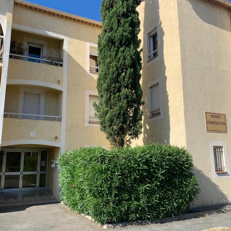 Beau T2 avec jardin Fréjus plage - Apartamento de 1 dormitorio - 2