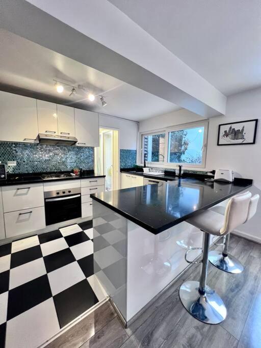 Bien ubicado y Amplio depto - Apartamento de 3 dormitorios - 8