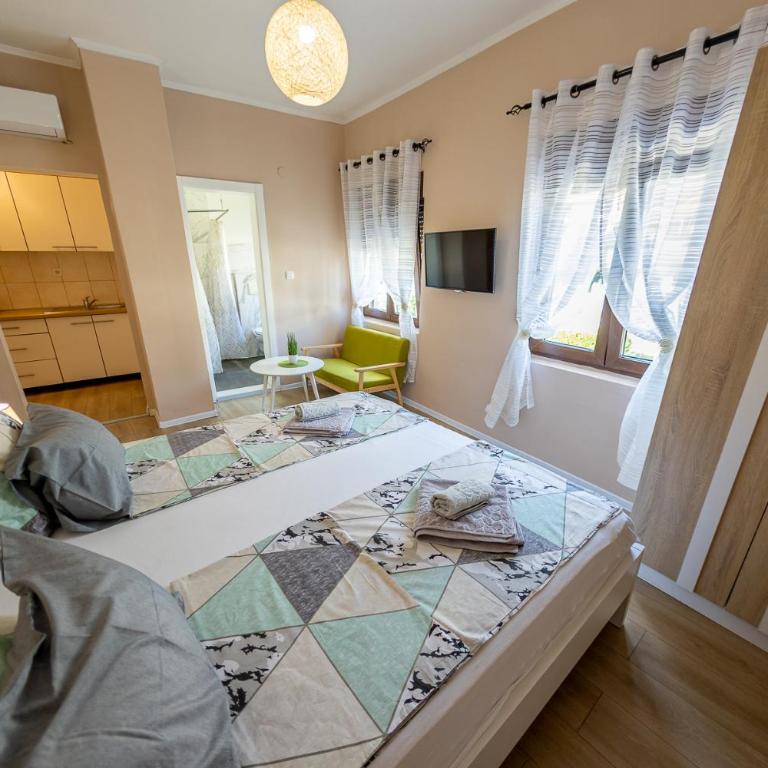 Kaldrma Guesthouse - Deluxe King Studio - 1