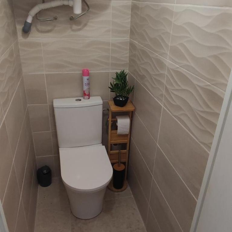 AIGUES-MORTES - AGRÉABLE T.2 - (+ de 40m² ) - Appartement 1 Chambre - 11