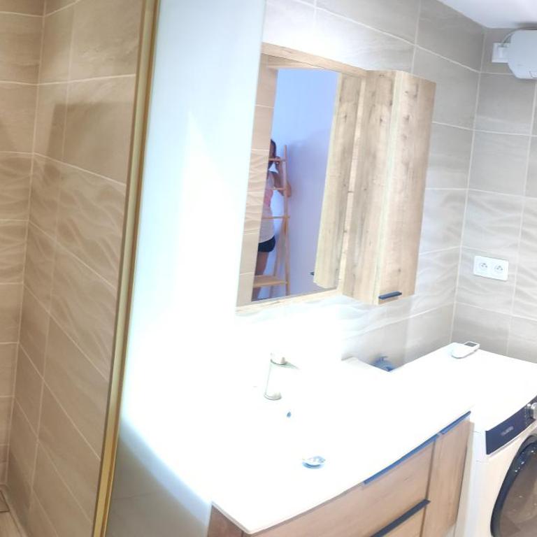 AIGUES-MORTES - AGRÉABLE T.2 - (+ de 40m² ) - Appartement 1 Chambre - 13