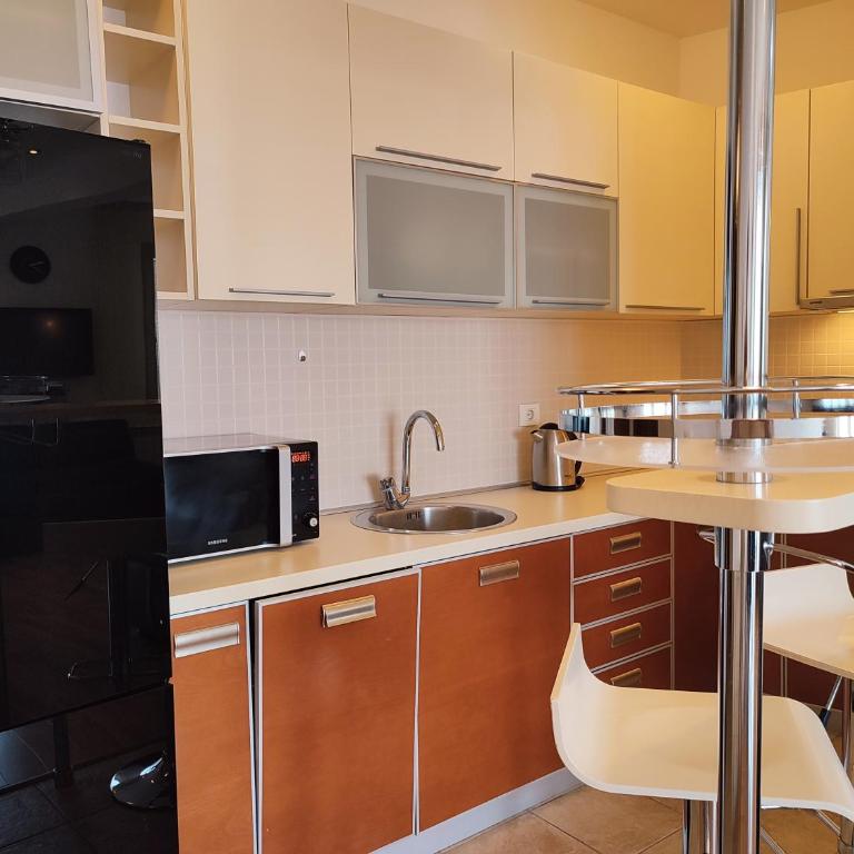 Talia apartments & pool - One-Bedroom Apartment with Balcony and Sea View - 14