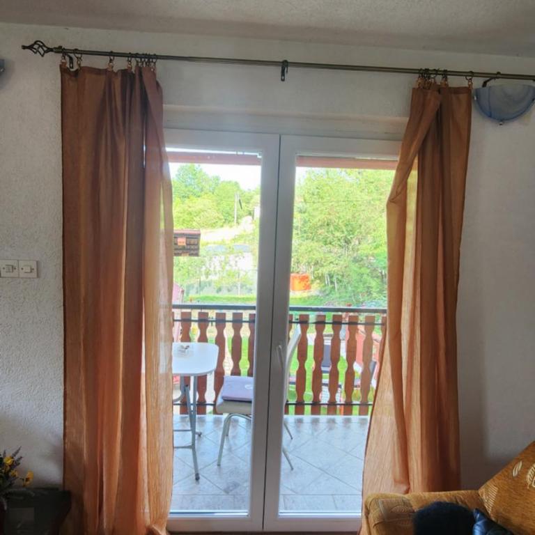 Apartmani Lavirint Ravne - One-Bedroom Apartment - 11