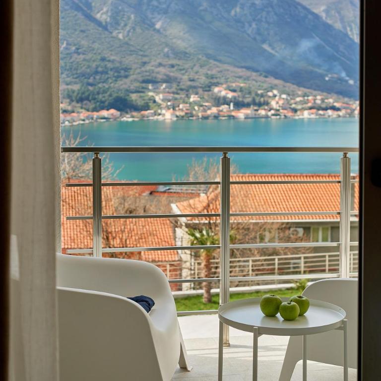 2montenegro VISTA Apartments - One-Bedroom Apartment with Balcony and Sea View - 1