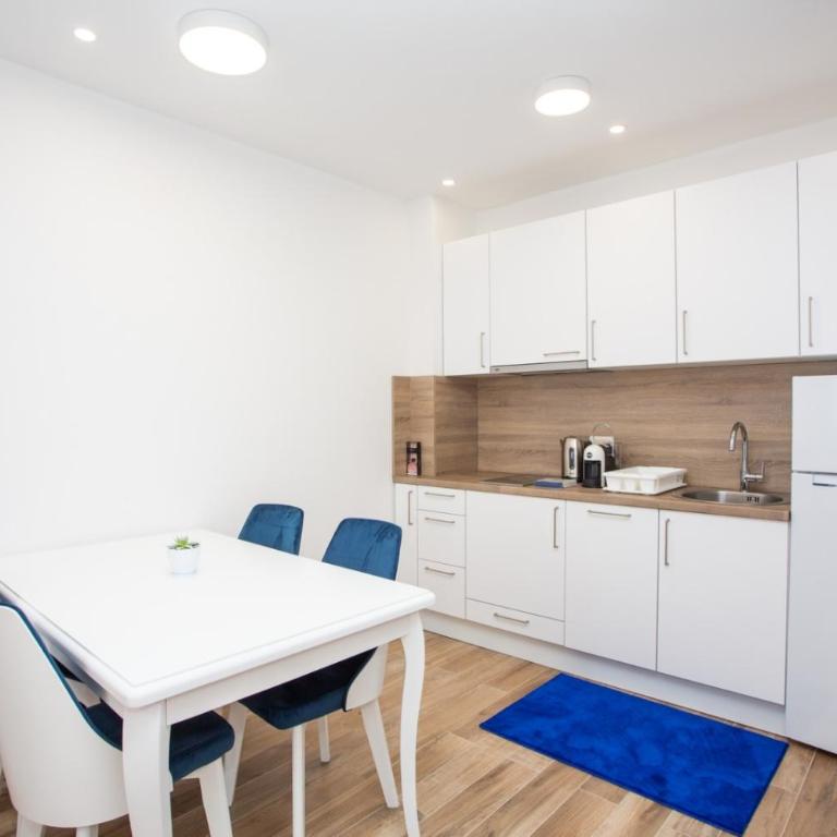 Apartments NIKOS FAMILY - One-Bedroom Apartment with Balcony - 11