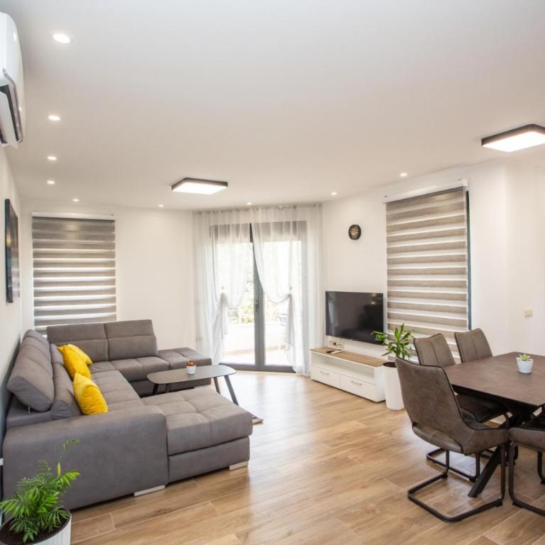Apartments NIKOS FAMILY - Two-Bedroom Apartment with Garden View - 16