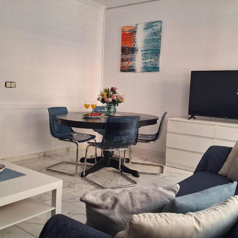 Apartament Estella - Three-Bedroom Apartment - 9