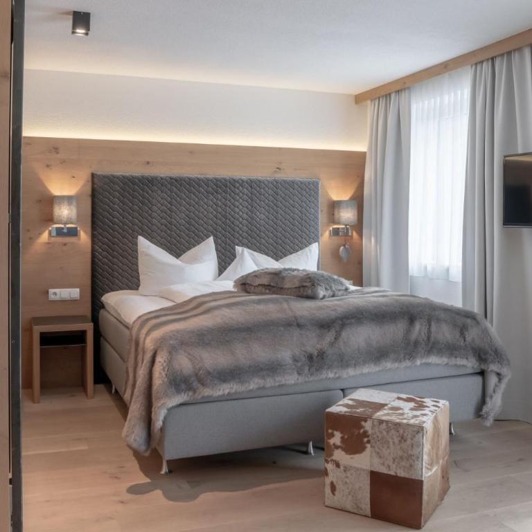 Post Hotel Paznaun - Superior Doppelzimmer mit Balkon - 9