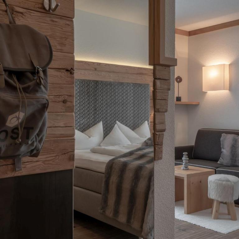 Post Hotel Paznaun - Deluxe Doppelzimmer mit Balkon - 5