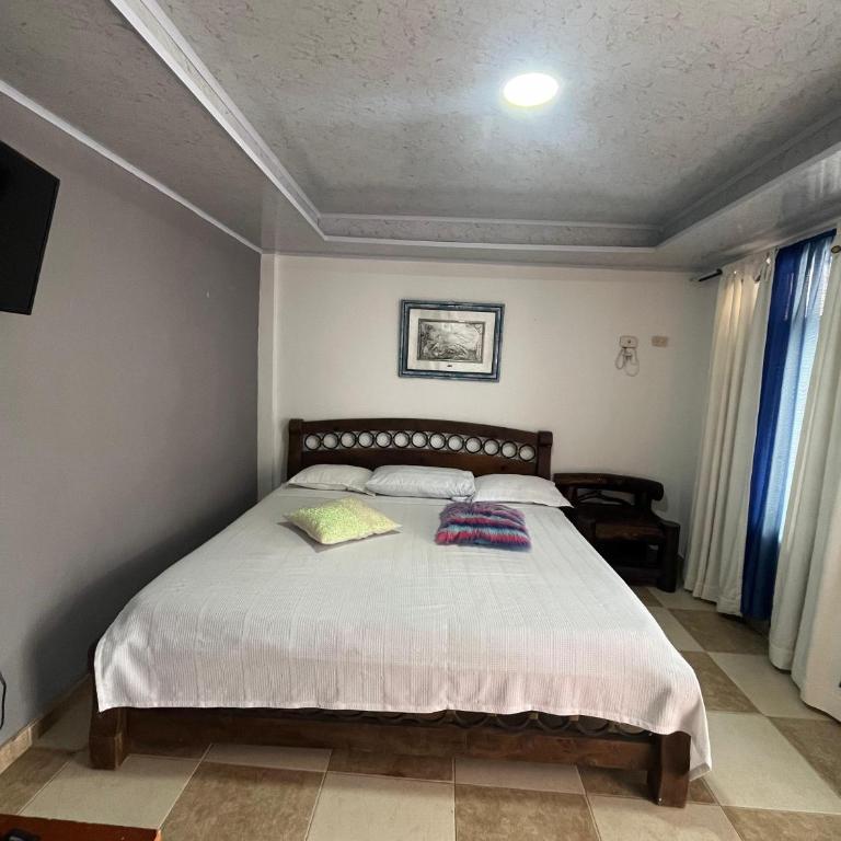 Casa hotel villadiana - Habitación con cama extragrande. - 3