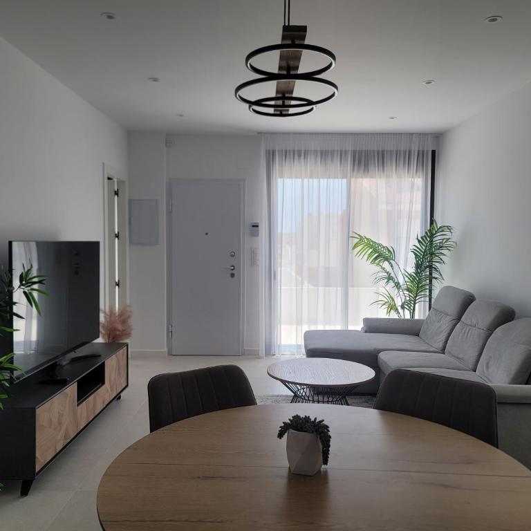 Beautiful house with a roof terrace - Three-Bedroom Apartment - 3