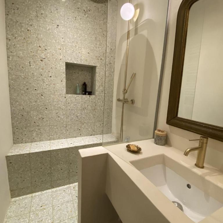 Cozy Haussmanian flat in the heart of Paris - Appartement - 12