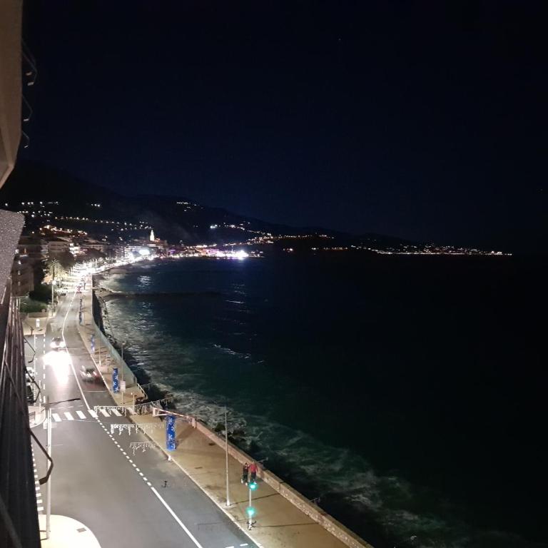 Menton front bord de mer Côte d'Azur Florentina sea view French Riviera proche Monaco Montecarlo superb studio - Studio - Vue sur Mer - 30