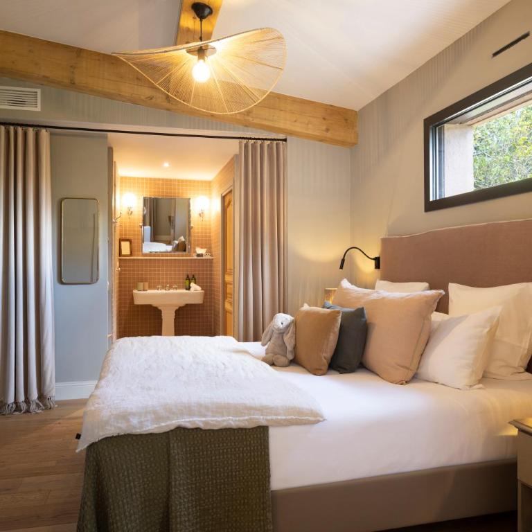 La Bastide d'Antoine - Two-Bedroom Bergerie Suite with Pool - 3