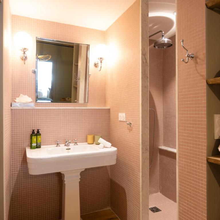 La Bastide d'Antoine - Two-Bedroom Bergerie Suite with Pool - 4
