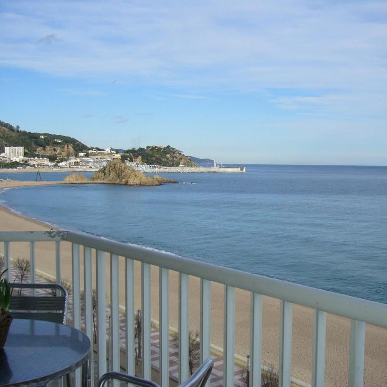 Apartaments El Sorrall - Apartamento de 2 dormitorios con vistas al mar y balcón (4 adultos) - 2