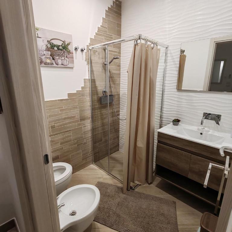 Holiday House - Camera Matrimoniale con Bagno Privato - 7