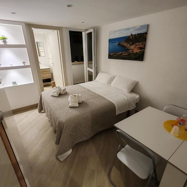 Holiday House - Camera Matrimoniale con Letto Supplementare - 3