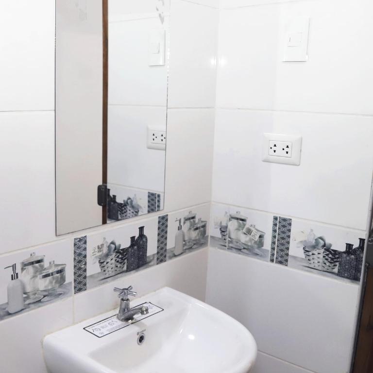 Denis House - Double Room with Private Bathroom - 3