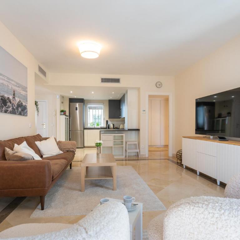 Elegant Marbella Apartment, 5-Pool Oasis, Sunlit Terrace, Garage - Two-Bedroom Apartment - 7