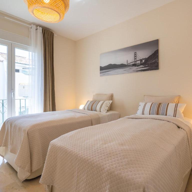 Elegant Marbella Apartment, 5-Pool Oasis, Sunlit Terrace, Garage - Two-Bedroom Apartment - 19