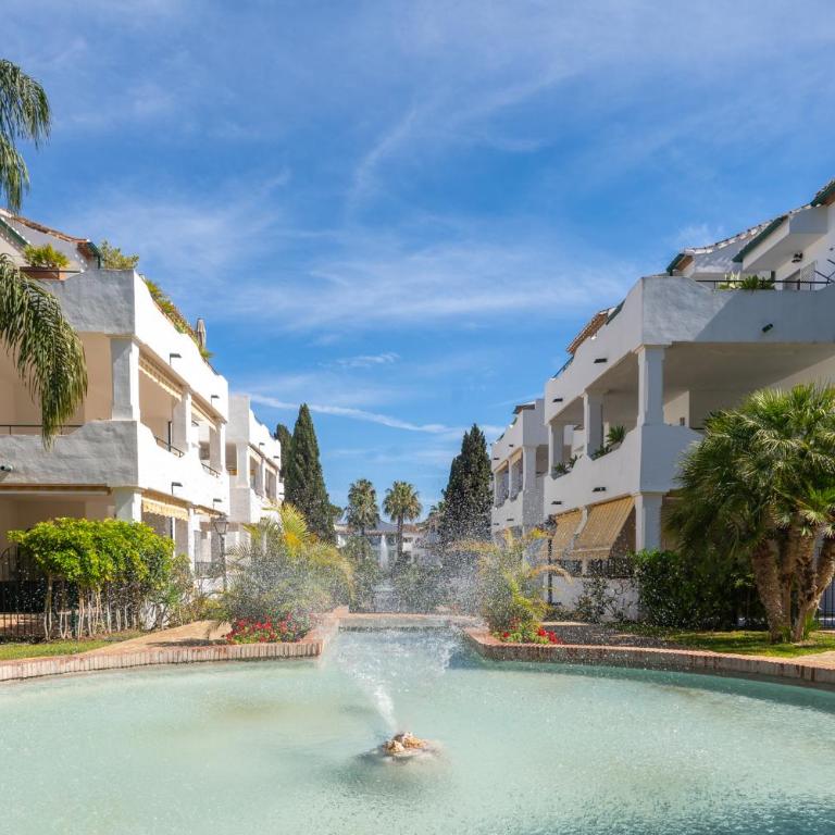Elegant Marbella Apartment, 5-Pool Oasis, Sunlit Terrace, Garage - Two-Bedroom Apartment - 30
