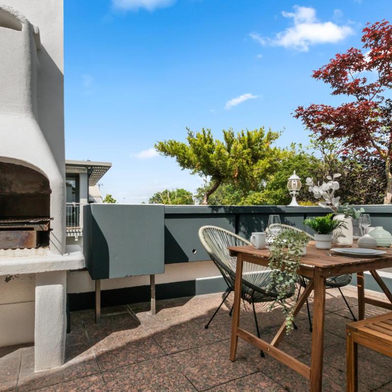 Flatista Homes - Penthouse with Rooftop Gym - Apartment - 17