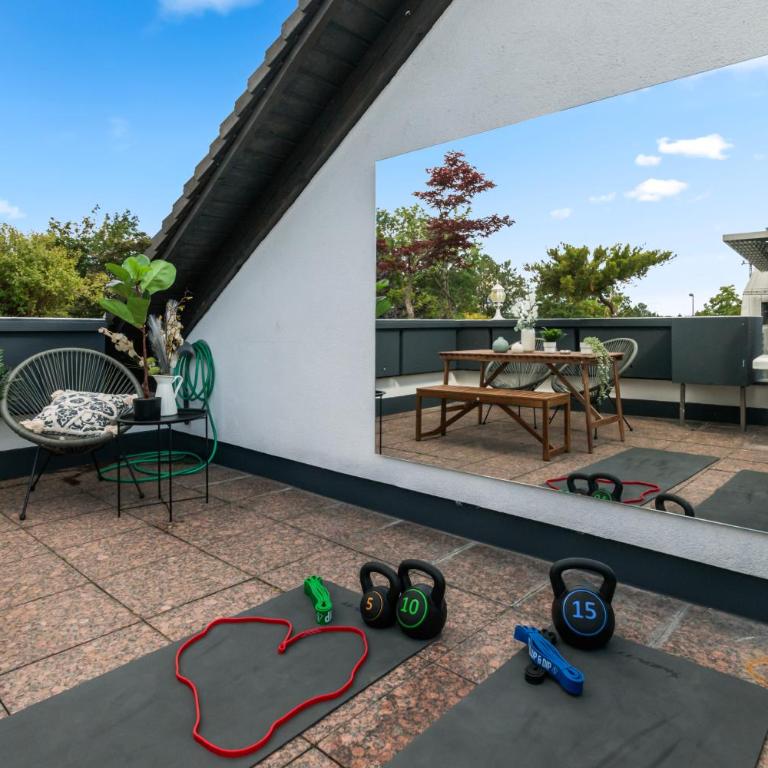 Flatista Homes - Penthouse with Rooftop Gym - Apartment - 21