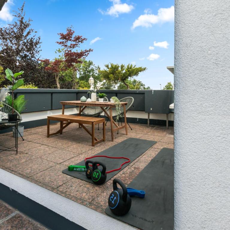 Flatista Homes - Penthouse with Rooftop Gym - Apartment - 22