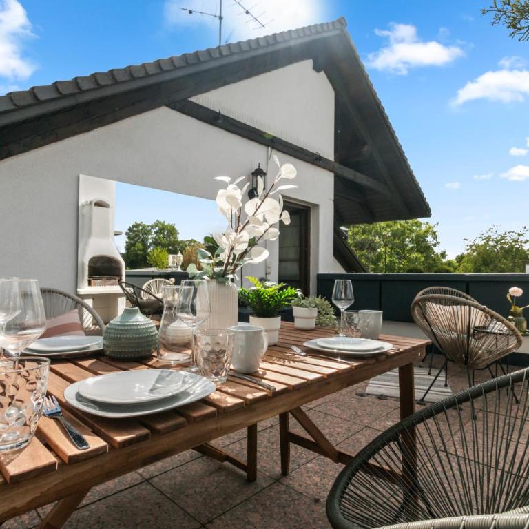 Flatista Homes - Penthouse with Rooftop Gym - Apartment - 28