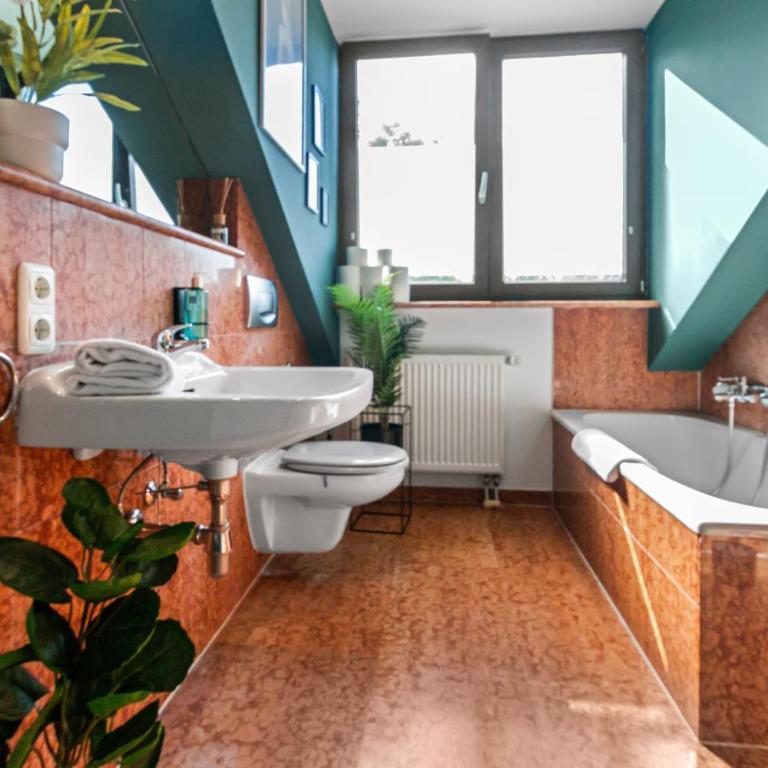 Flatista Homes - Penthouse with Rooftop Gym - Apartment - 4