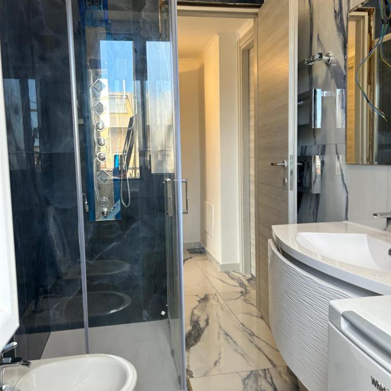 FRONT SEA LUXURY - Appartamento con 2 Camere da Letto - 10