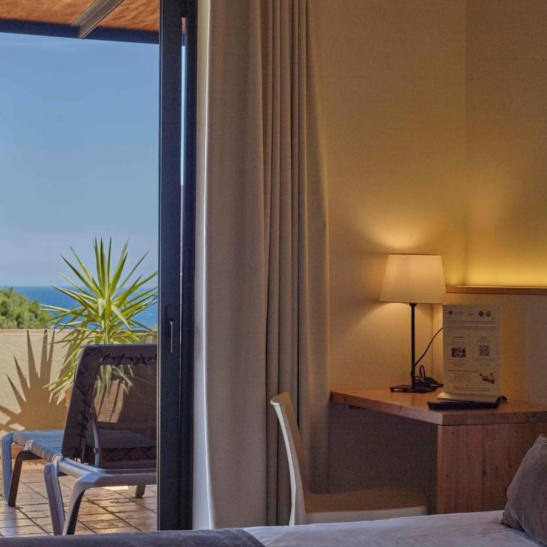 L'Aixart Aiguablava Hotel - Habitación Doble Deluxe con terraza grande y vistas al mar - 1