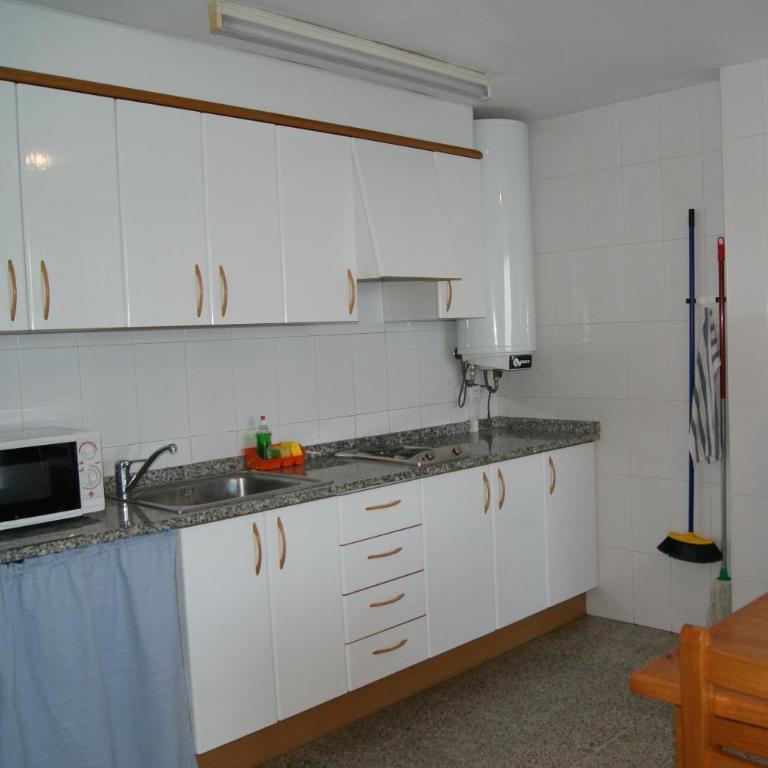 Apartaments El Sorrall - Apartamento de 2 dormitorios con vistas al mar y balcón (4 adultos) - 13