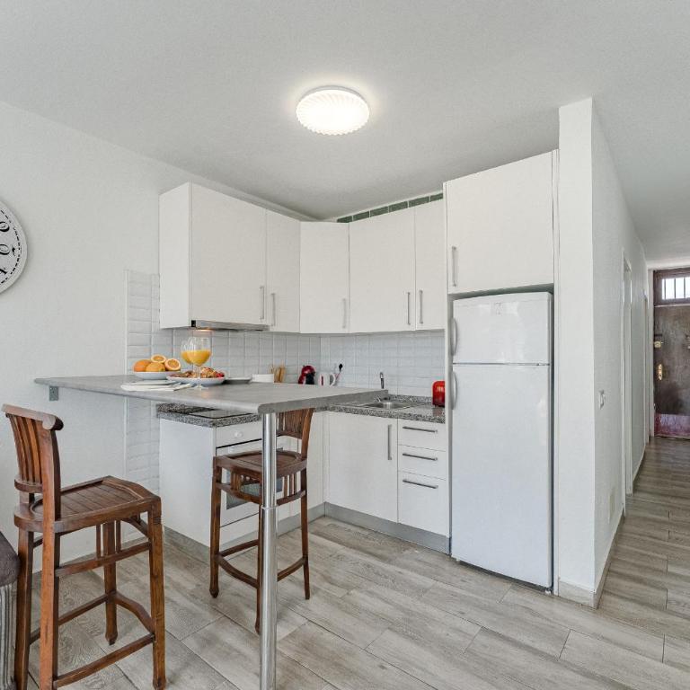 Primavera Tranquil Retreat 2-Bedroom Apartment with Balcony, Garden View & Fiber WiFi - Apartamento de 2 dormitorios - 4