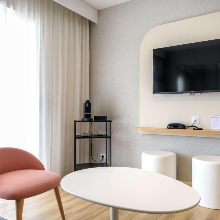 Best Western Plus Ajaccio Amirauté - Suite 2 Chambres avec Terrasse et 2 Salles de Bains - 1