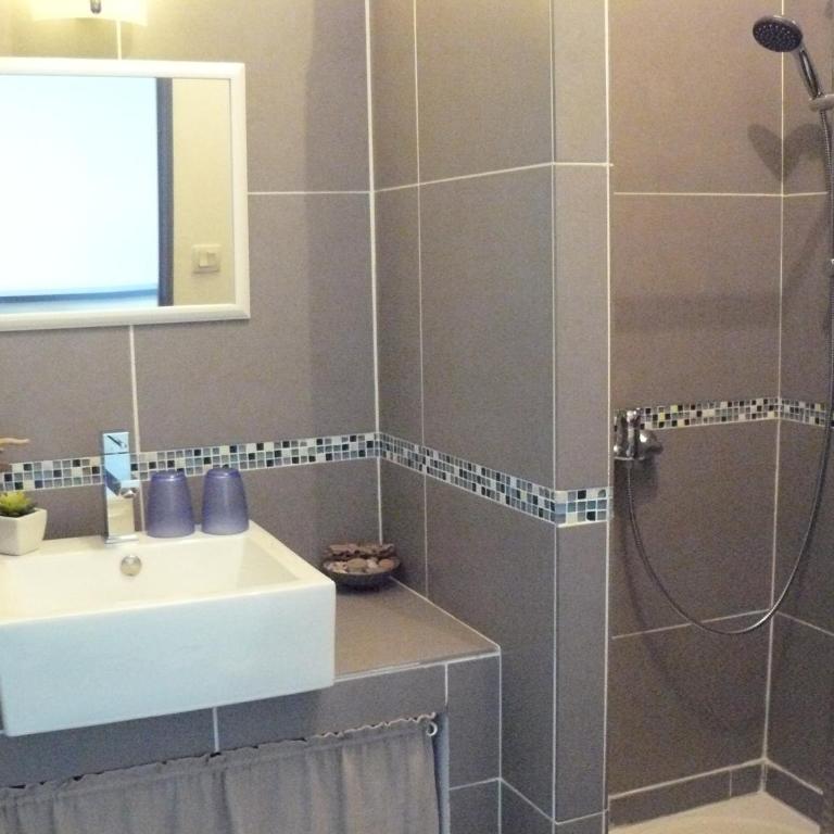 Paris-Sète T2 au coeur de Sète - Appartement en Duplex - 23