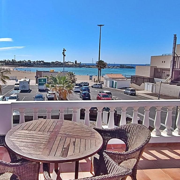 Caleta Beach House - Four-Bedroom House - 4