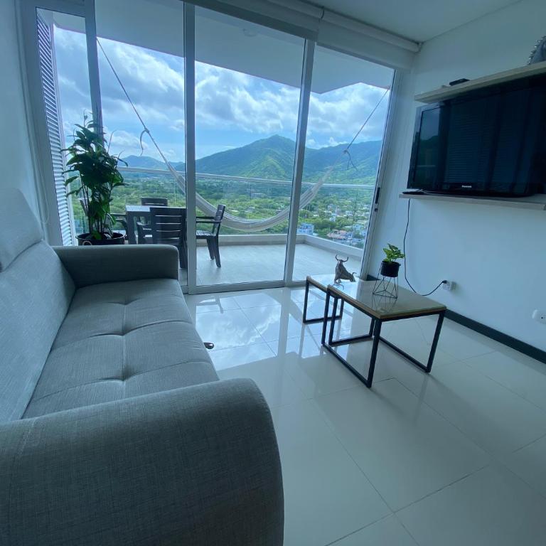 Modern well-equipped 4 PPL condo/5 MIN beach walk - One-Bedroom Apartment - 50