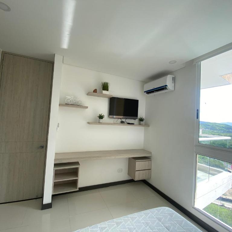 Modern well-equipped 4 PPL condo/5 MIN beach walk - One-Bedroom Apartment - 60