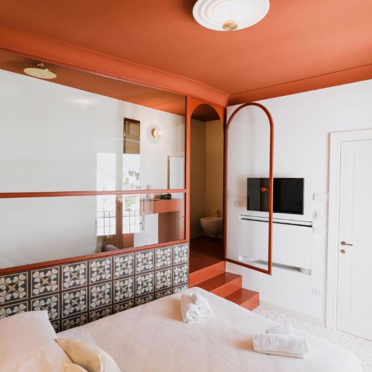 Palazzo D'Azeglio - Deluxe Double Room with Balcony - 3