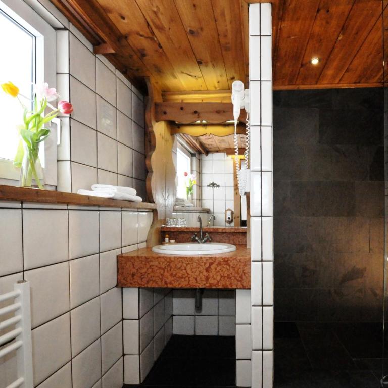 Alp Art Hotel Götzens - Dreibettzimmer - 3